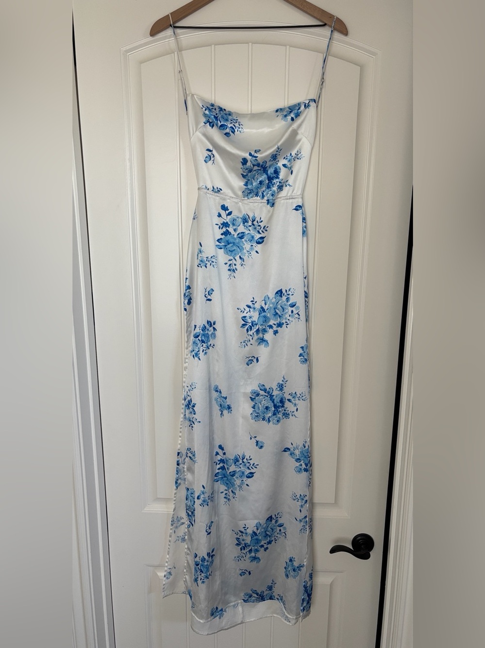 Lucy In The Sky White Blue Floral Satin Maxi Tank Dress Side Slits Women’s Small - Picture 2 of 15